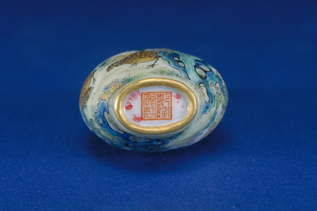 图片[4]-Pink Chrysanthemum Quail Porcelain Snuff Bottle-China Archive